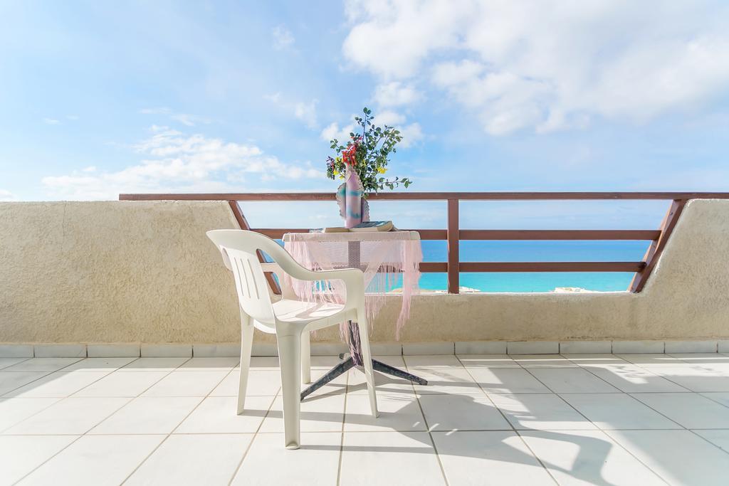 פויניקיון Yiannis Ηotel מראה חיצוני תמונה