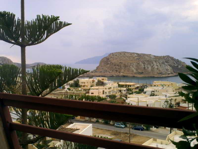 פויניקיון Yiannis Ηotel מראה חיצוני תמונה