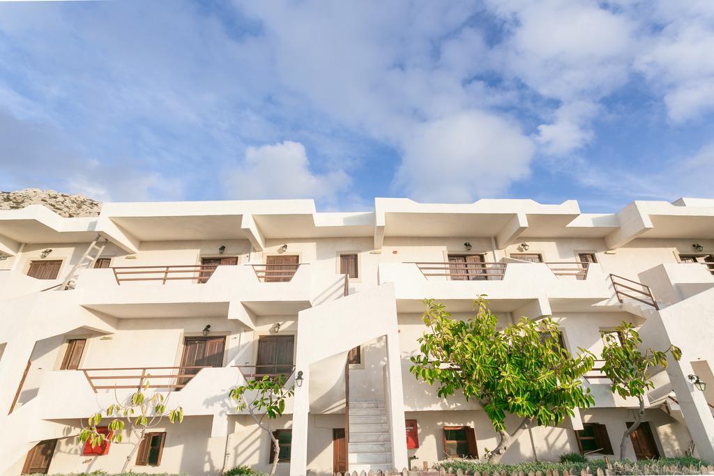 פויניקיון Yiannis Ηotel מראה חיצוני תמונה